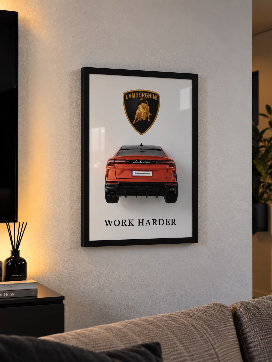 Lamborghini Urus – VETTA Autorahmen an der Wand