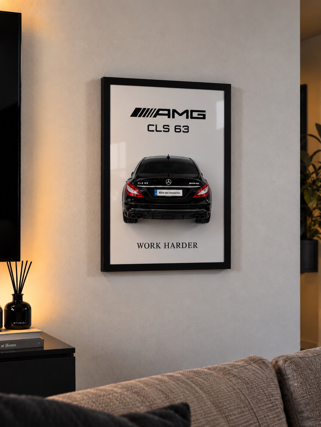 Mercedes CLS63 – VETTA Autorahmen an der Wand